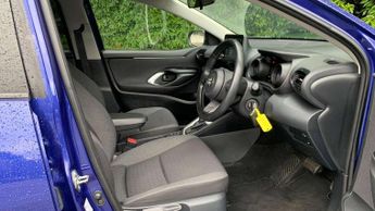 Toyota Yaris 1.5 Hybrid Design 5dr CVT