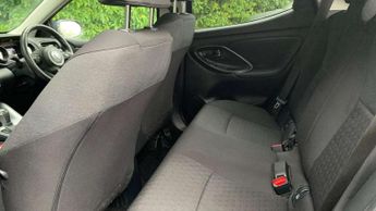 Toyota Yaris 1.5 Hybrid Design 5dr CVT