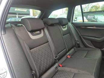Skoda Octavia Estate 2.0 TDI CR vRS 5dr DSG [7 speed] [Black Pack]