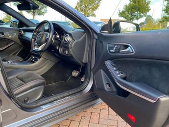 Mercedes-Benz CLA Shooting Brake CLA 200 AMG Line Night Edition Plus 5dr Tip Auto