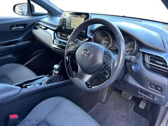 Toyota C-HR 1.8 Hybrid Design 5dr CVT