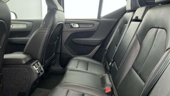 Volvo XC40 2.0 B4P Inscription 5dr Auto