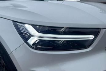 Volvo XC40 2.0 B4P Inscription 5dr AWD Auto