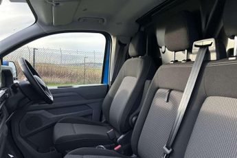 Volkswagen Transporter 2.0 TDI 150 Commerce Plus Van 4MOTION Auto