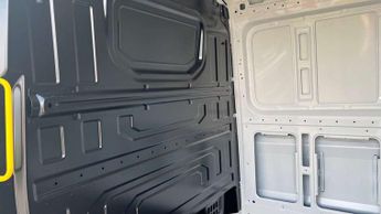 Volkswagen Crafter 2.0 TDI 140PS Commerce Plus High Roof Van Auto