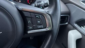 Jaguar F-Pace 3.0d V6 Portfolio 5dr Auto AWD