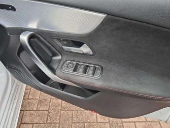 Mercedes-Benz A-Class A180 AMG Line Premium Plus Night Edition 5dr Auto