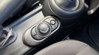 MINI Hatchback 5dr 1.5 Cooper Classic 5dr Auto