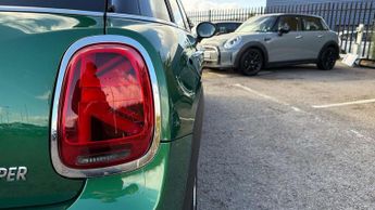 MINI Hatchback 5dr 1.5 Cooper Classic 5dr Auto