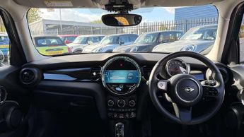 MINI Hatchback 5dr 1.5 Cooper Classic 5dr Auto
