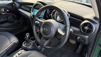 MINI Hatchback 5dr 1.5 Cooper Classic 5dr Auto