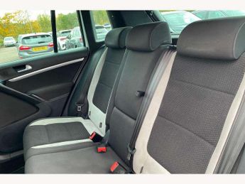Volkswagen Tiguan 2.0 TDi BlueMotion Tech R-Line 5dr DSG