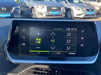 Peugeot 208 1.2 PureTech 100 Allure Premium 5dr EAT8