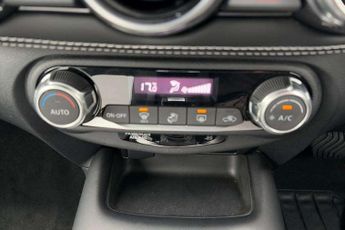 Nissan Juke 1.6 Hybrid N-Connecta 5dr Auto