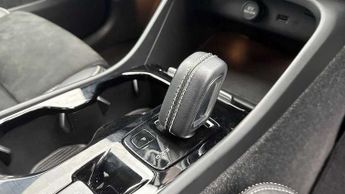 Volvo XC40 1.5 T3 [163] R DESIGN 5dr Geartronic