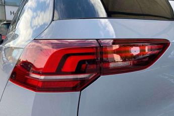 Volkswagen Golf 1.5 eTSI 150 R-Line 5dr DSG