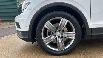 Volkswagen Tiguan 2.0 TSi 180 4Motion SEL 5dr DSG