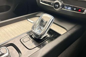 Volvo XC60 2.0 T8 390 Hybrid Inscription Pro 5dr AWD G tronic