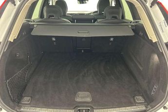 Volvo XC60 2.0 T8 390 Hybrid Inscription Pro 5dr AWD G tronic