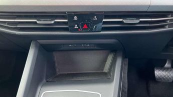 Volkswagen Golf 1.5 eTSI 150 Life 5dr DSG