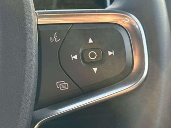 Volvo XC40 2.0 B4P Plus Dark 5dr AWD Auto