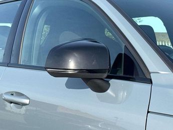 Volvo XC40 2.0 B4P Plus Dark 5dr AWD Auto