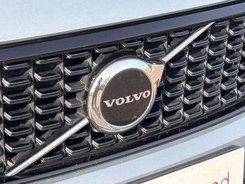 Volvo XC40 2.0 B4P Plus Dark 5dr AWD Auto