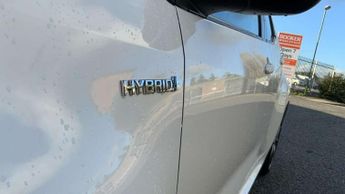 Toyota Yaris 1.5 Hybrid Dynamic 5dr CVT