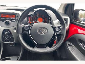 Toyota Aygo 1.0 VVT-i X-Play 5dr x-shift