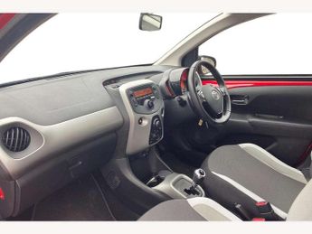 Toyota Aygo 1.0 VVT-i X-Play 5dr x-shift