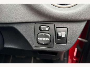 Toyota Yaris 1.33 VVT-i Icon 5dr CVT