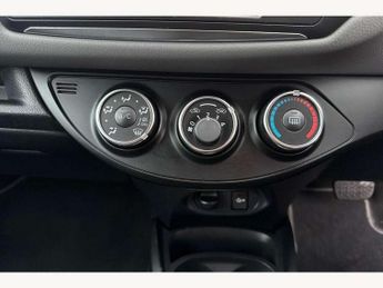 Toyota Yaris 1.33 VVT-i Icon 5dr CVT