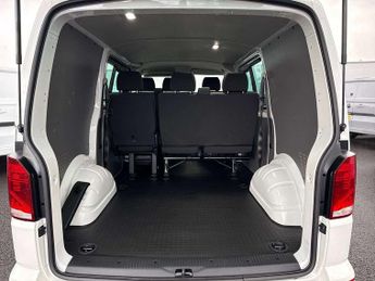 Volkswagen Transporter 2.0 TDI 150 Highline Kombi Van DSG