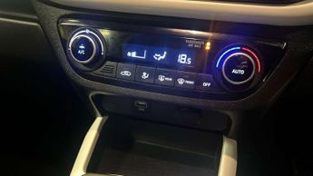 Hyundai i10 1.0 MPi Premium 5dr Auto