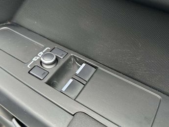 Land Rover Defender 3.0 D250 Hard Top Auto