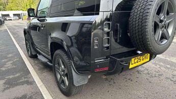 Land Rover Defender 3.0 D250 X-Dynamic SE 90 3dr Auto