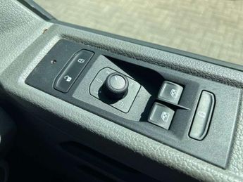 Volkswagen Transporter 2.0 TDI 150 Highline Kombi Van DSG