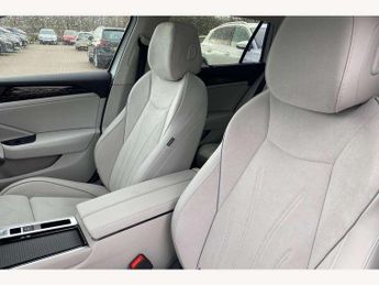 Volkswagen Passat Estate 1.5 TSI eHybrid Elegance 5dr DSG