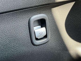 Mercedes-Benz C-Class C200 AMG Line 4dr 9G-Tronic