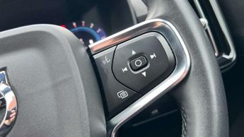 Volvo XC40 2.0 B3P Plus Dark 5dr Auto