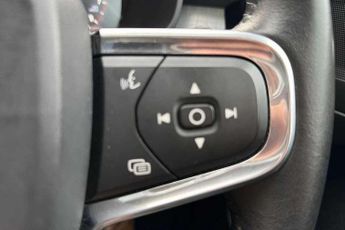 Volvo XC40 2.0 T4 Momentum 5dr AWD Geartronic