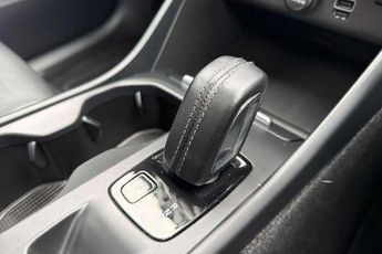 Volvo XC40 2.0 T4 Momentum 5dr AWD Geartronic