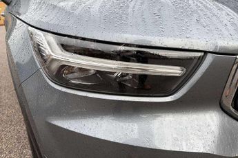 Volvo XC40 2.0 T4 Momentum 5dr AWD Geartronic