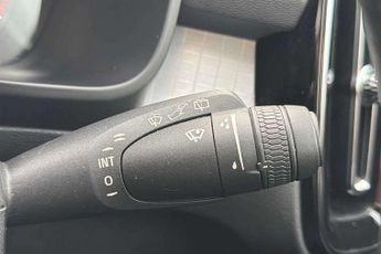 Volvo XC40 2.0 T4 Momentum 5dr AWD Geartronic