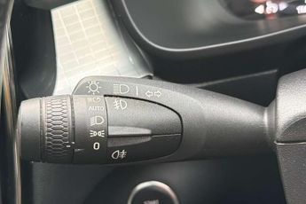 Volvo XC40 2.0 T4 Momentum 5dr AWD Geartronic