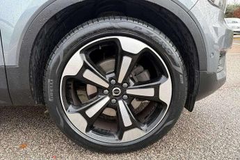 Volvo XC40 2.0 T4 Momentum 5dr AWD Geartronic