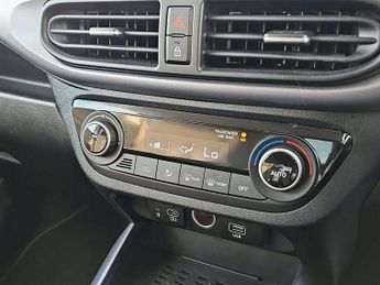 Hyundai i10 1.2 [79] Premium 5dr Auto [Nav]