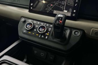 Land Rover Defender 2.0 P400e X-Dynamic HSE 110 5dr Auto