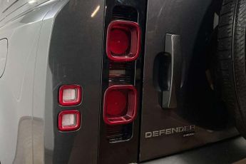 Land Rover Defender 2.0 P400e X-Dynamic HSE 110 5dr Auto