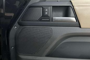 Land Rover Defender 2.0 P400e X-Dynamic HSE 110 5dr Auto